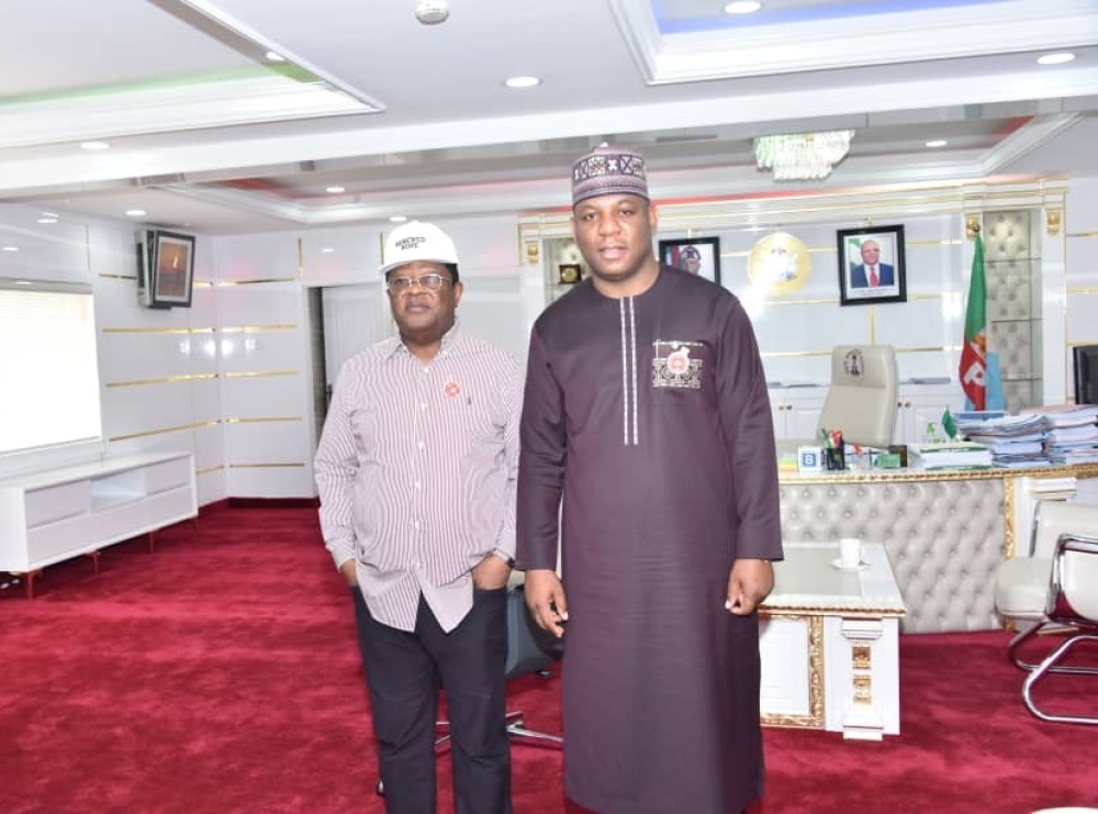 Honourable Minister of Works, His Excellency Sen. Engr. Nweze David Umahi, CON and the Hon. Minister of Steel Development, Shuaib Audu during an inter-ministerial meeting held today, 21th November,2023 at the Office of the Hon Minister of Works, Federal Ministry of Works, Headquarters, Mabushi- Abuja