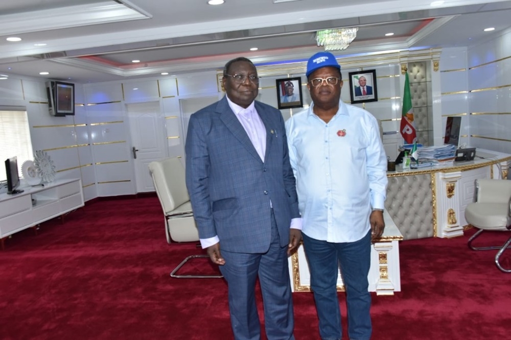 The Hon. Minister of Works, Sen. Engr. David Umahi received in his office, Mr. Sediko Douka, Commissioner for Infrastructure, Energy and Digitalization, ECOWAS on a courtesy visit at the Ministry’s Headquarter, Mabushi, Abuja on the 14th November, 2023.